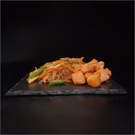 Фунчоза с лососем  01947